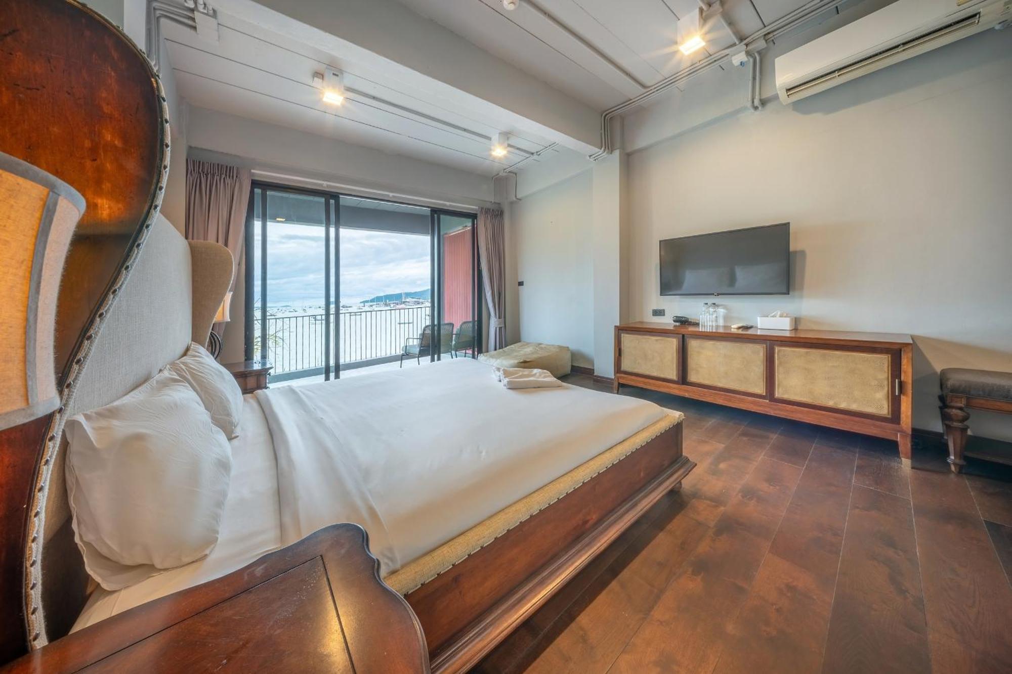 Arch39 Phuket Beach Front - SHA Plus Chalong Exterior foto