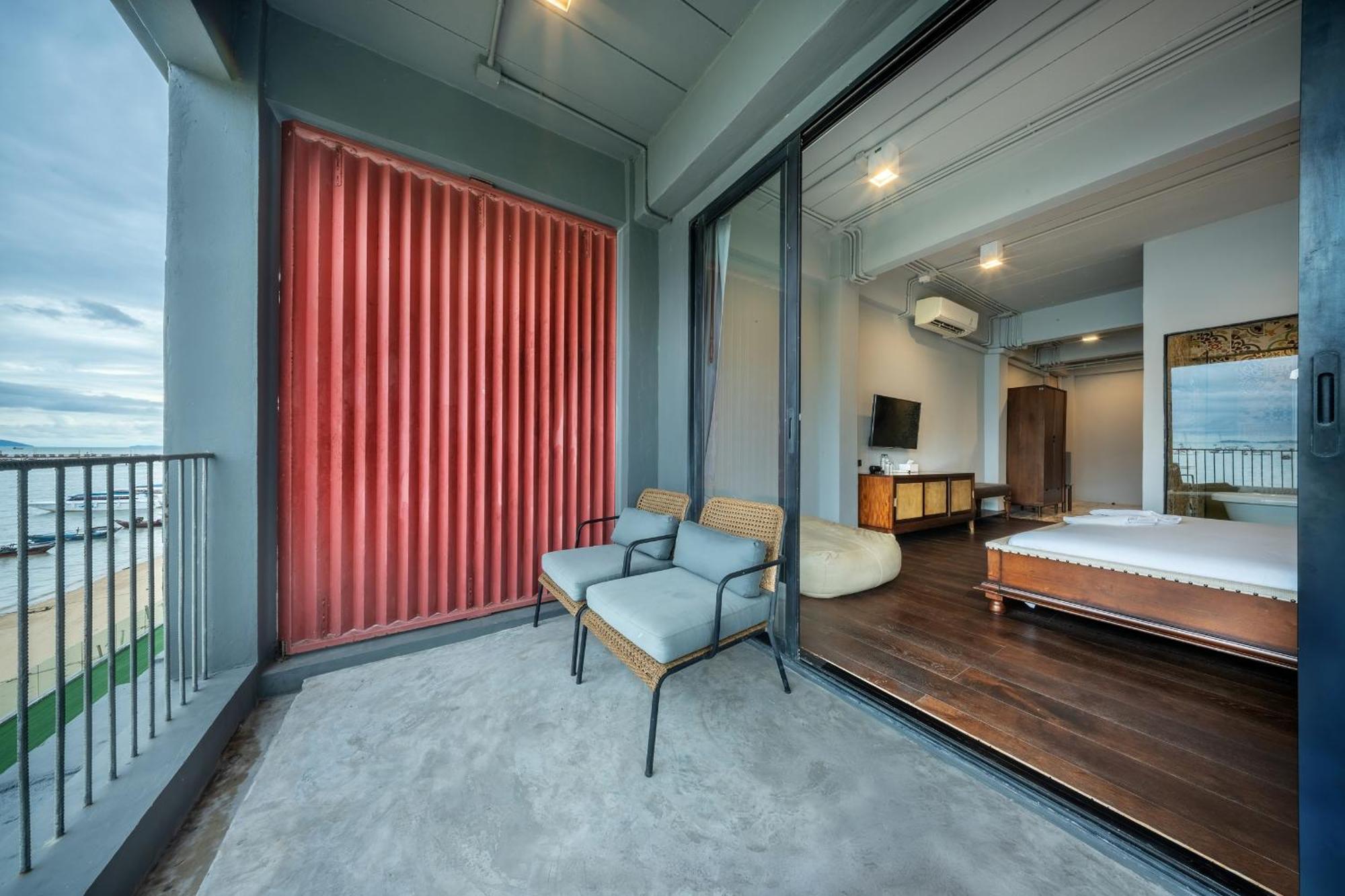 Arch39 Phuket Beach Front - SHA Plus Chalong Exterior foto